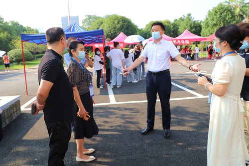 党委书记袁维坤视察现场