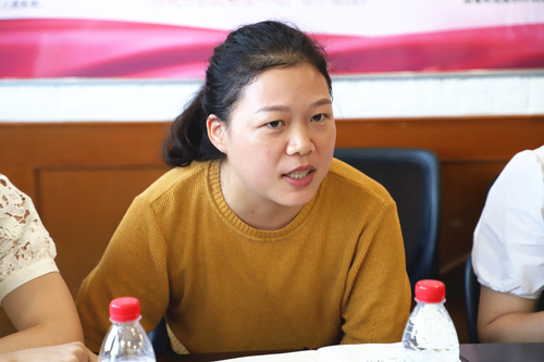 教师代表发言02
