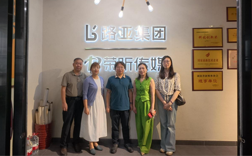 图片1 图片1